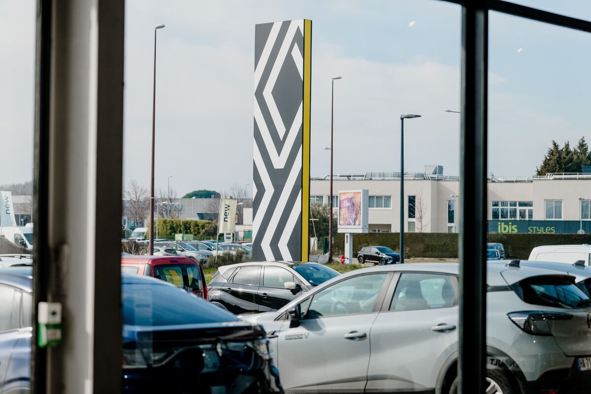 French Car Financier RCI Makes First Foray in Strong AT1 Market