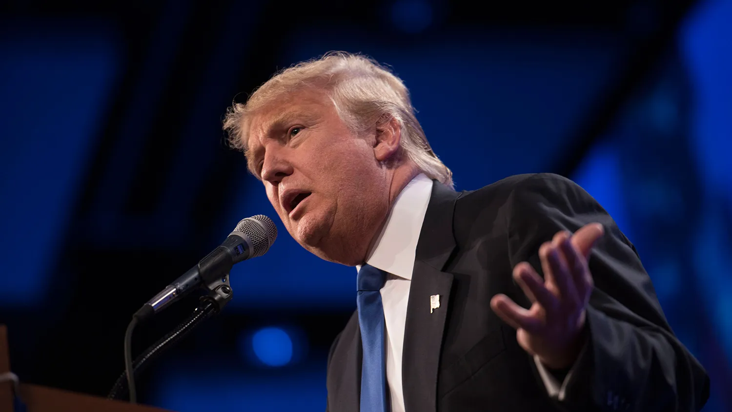 Donald Trump, president and chief executive of Trump Organization Inc., speaks during the Republican Party of Iowa's Lincoln Dinner in Des Moines, Iowa, U.S., on Saturday, May 16, 2015.
