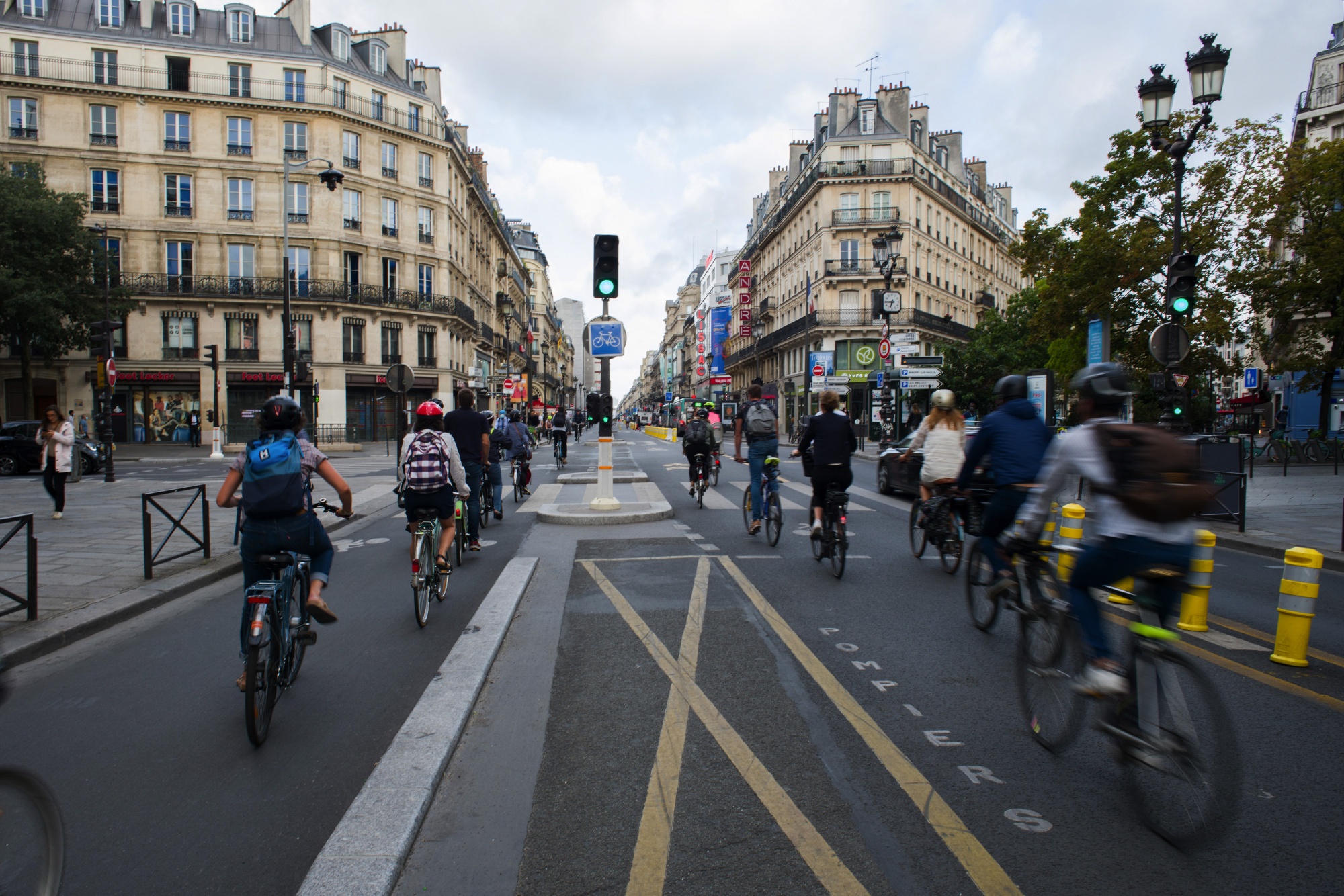 How Paris Will Become '100% Cyclable' - Bloomberg