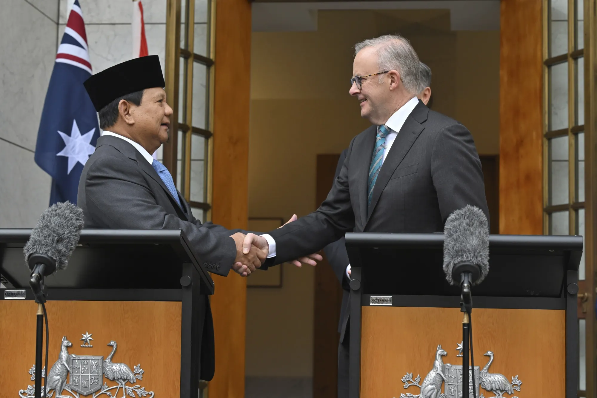 Australia, Indonesia Agree on Defense Pact Seen as ‘Vital Plank 