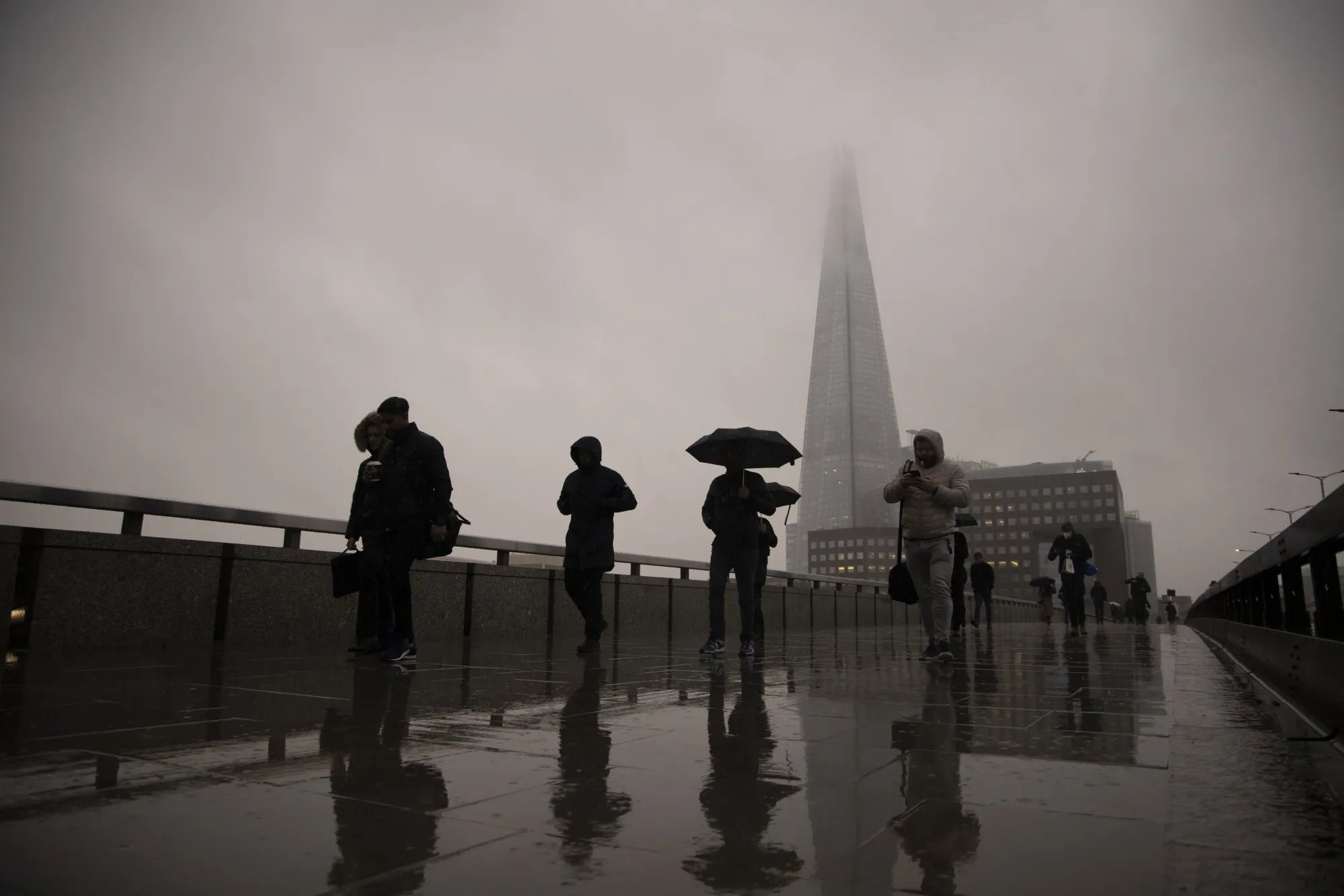 U.K. PM Johnson Faces Calls to Ease Curbs as Vaccination Milestone Hit