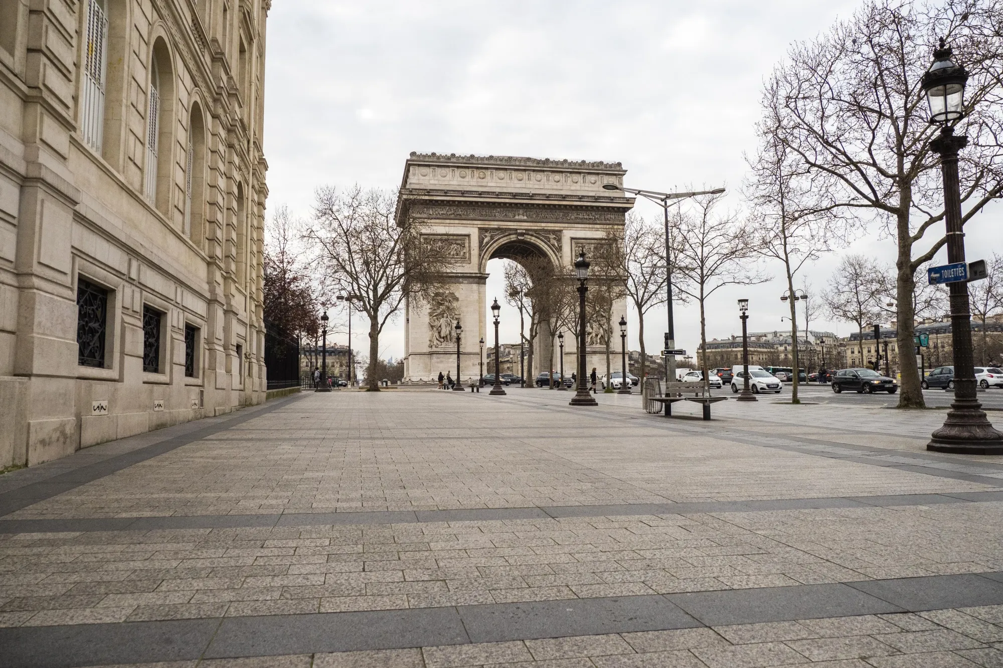Paris’s streets empty, leaving eerily quiet scenes at the city’s hottest tourist spots and shopping streets.