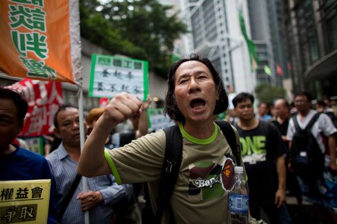 Hong Kong Port Workers Offered Higher Wages as Protests Grow