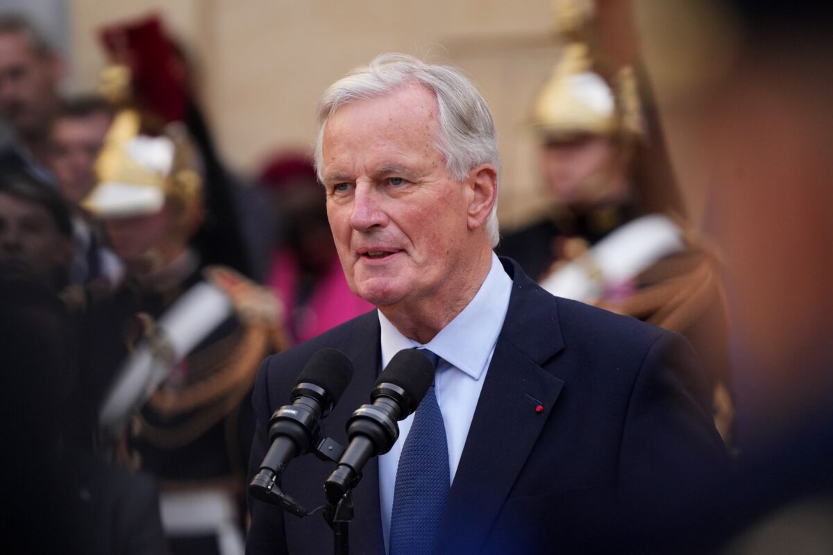 Barnier Holds Bond Market at Bay With Emergency Plan for France