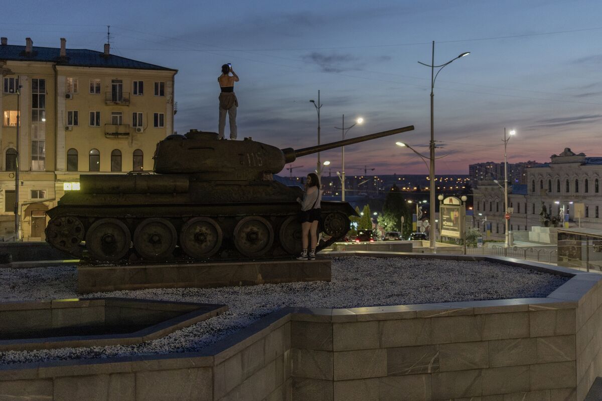 European and Russian Ex-Officials Held Talks on War in Ukraine