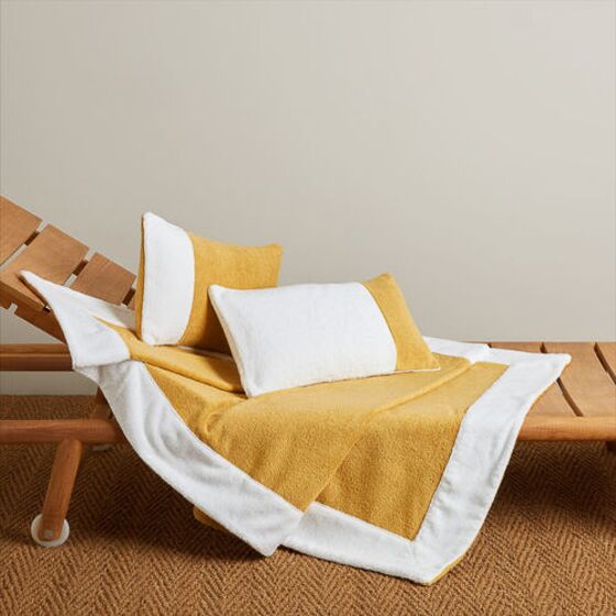 Summer Will Be Better When You Score a Sumptuous Beach Towel