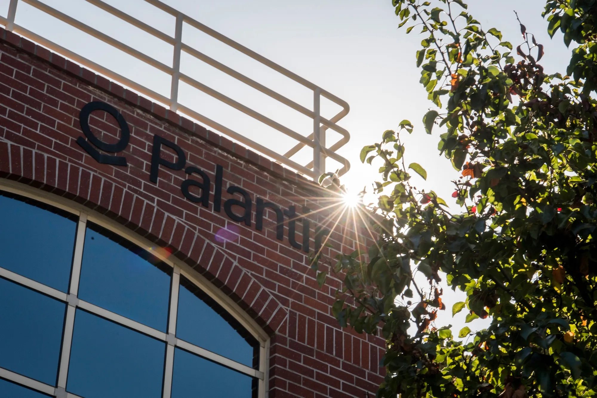 Palantir Hires Citadel Securities for Direct Listing on NYSE - Bloomberg