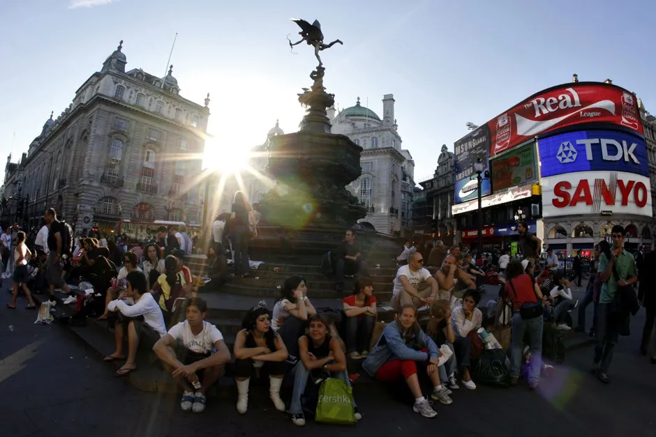 Crowds at London's Piccadilly Circus.