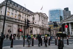 Bank of England Faces Growing Calls To Drop Language On Hikes