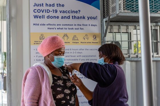 South Africa’s Covid-19 Daily Vaccination Rate Plunges