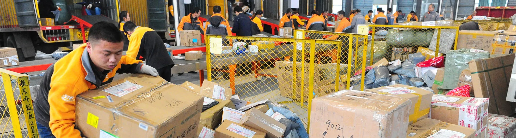 1471238259_chinese shipping warehouse lede