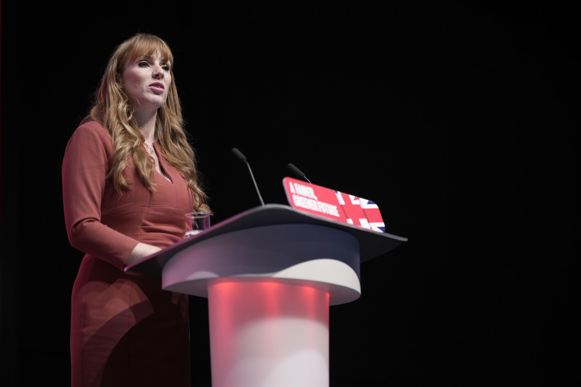 UK Police Probe Whether Angela Rayner Broke Law Over Council House ...