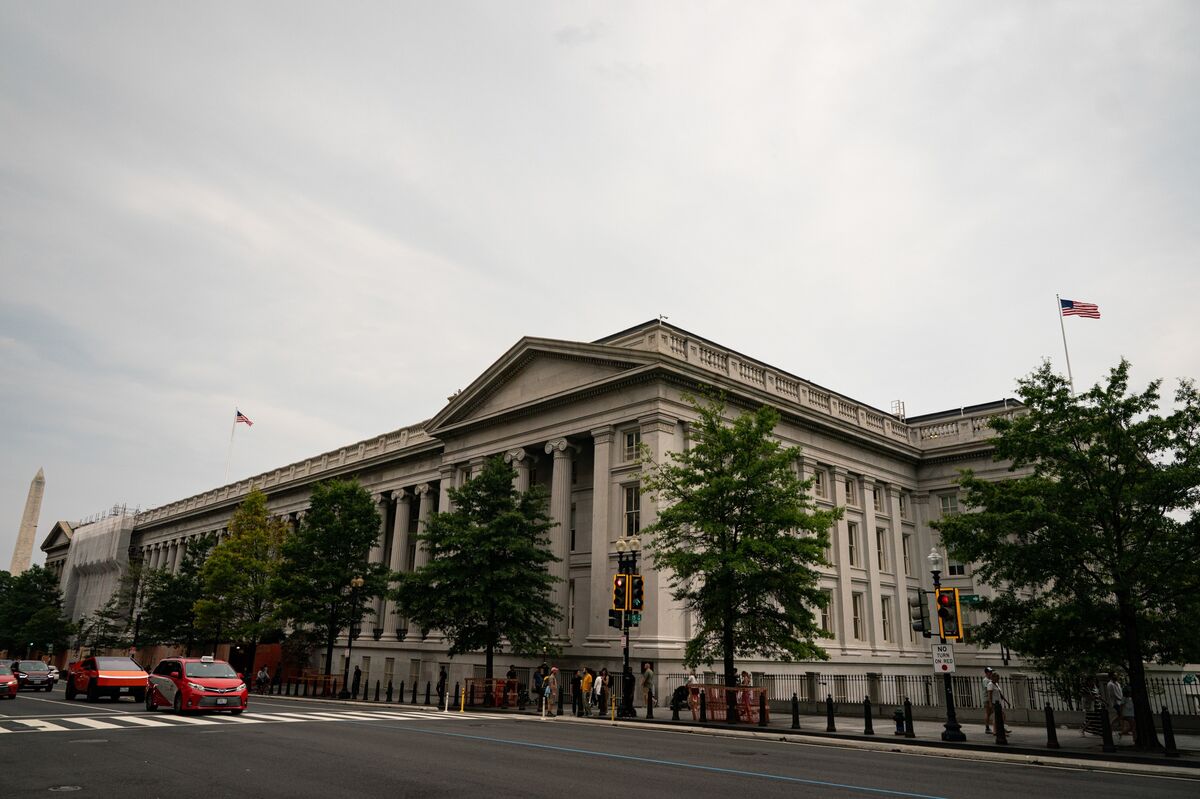 ⚫️ BLOOMBERG: "Aumento dei Titoli di Stato americani: attesa per l'asta di obbligazioni a 20 anni e verbali della Federal Reserve"
