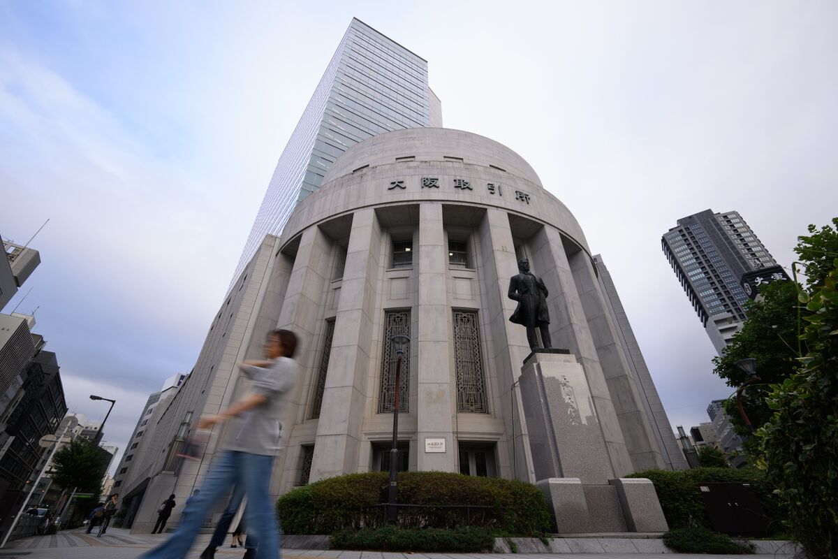 Japan Bourse to Boost JGB Futures Liquidity as Volatility Rises