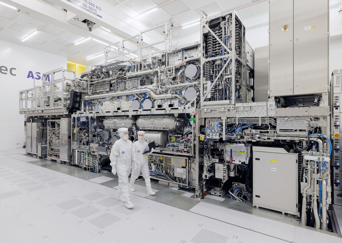 The Transition of EUV Chipmaking: How the US Surrendered Dominance in Semiconductor Technology
