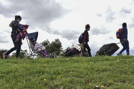 Maduro Offers Love for Migrants, Then Locks Them in Sweltering Camps