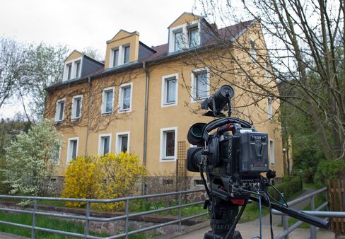 Five arrests during raid against suspected right-wing terrorists