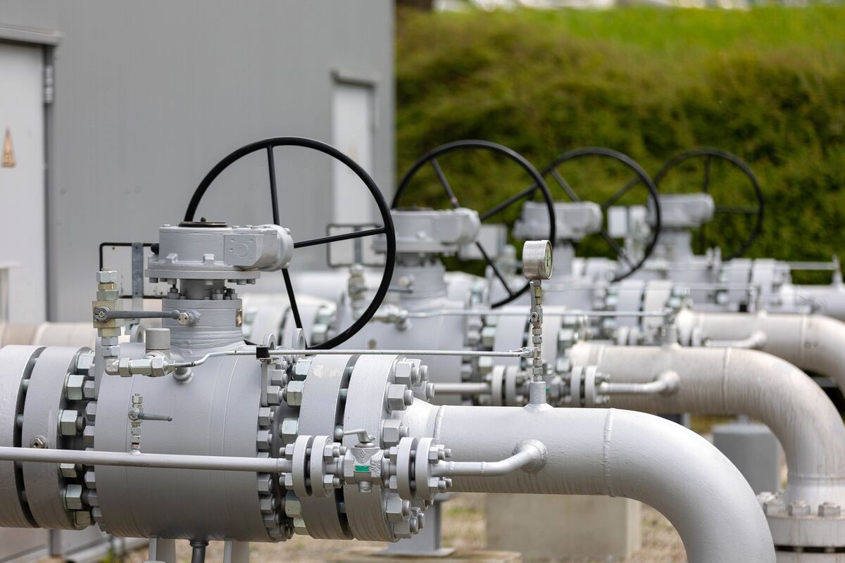 European Gas Prices Slide as Buyers Near Deal With Azerbaijan - Bloomberg