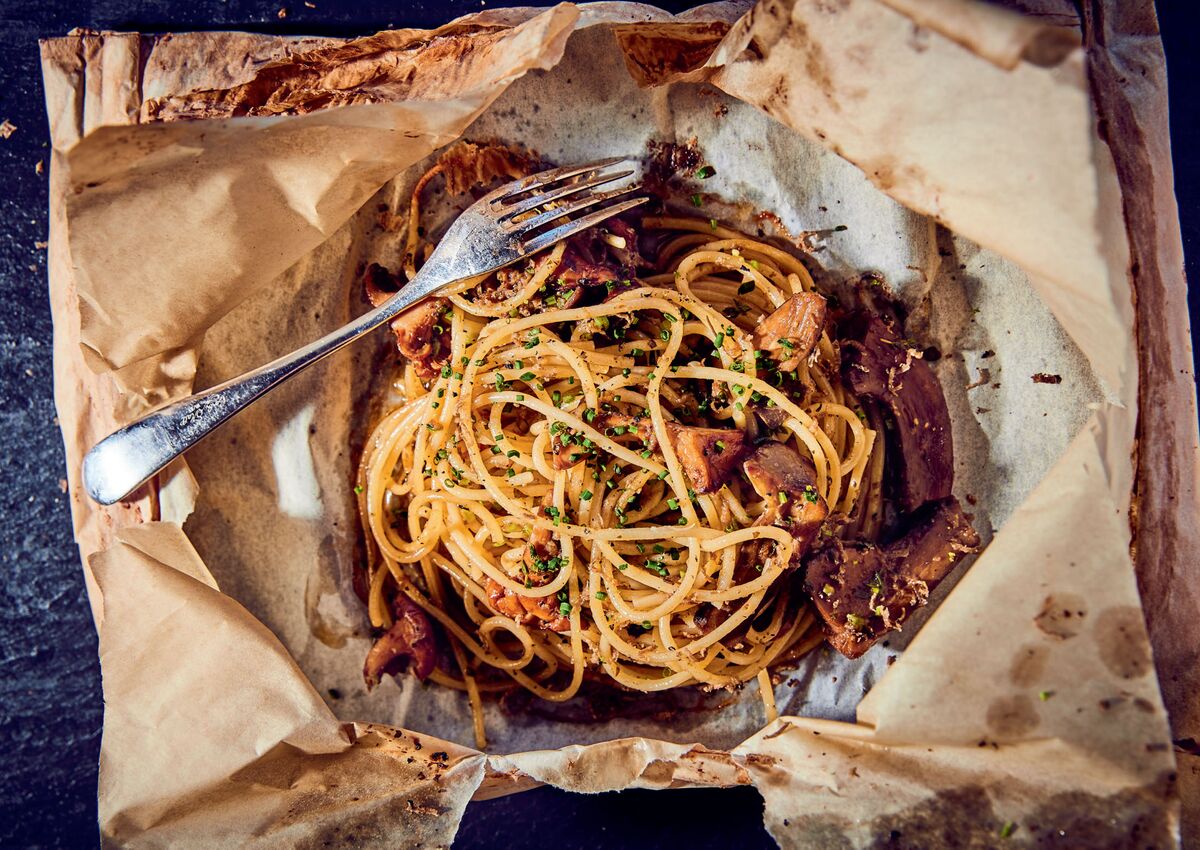 Best Pasta Recipe for Romantic Dinner: Mushroom Spaghetti in Parchment