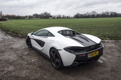 The carbon rear air diffusers are new. As are LED lamps, though the 570S's ovoid taillights (trimmed in a curved red line) leave no doubt about who just smoked whom on the highway.