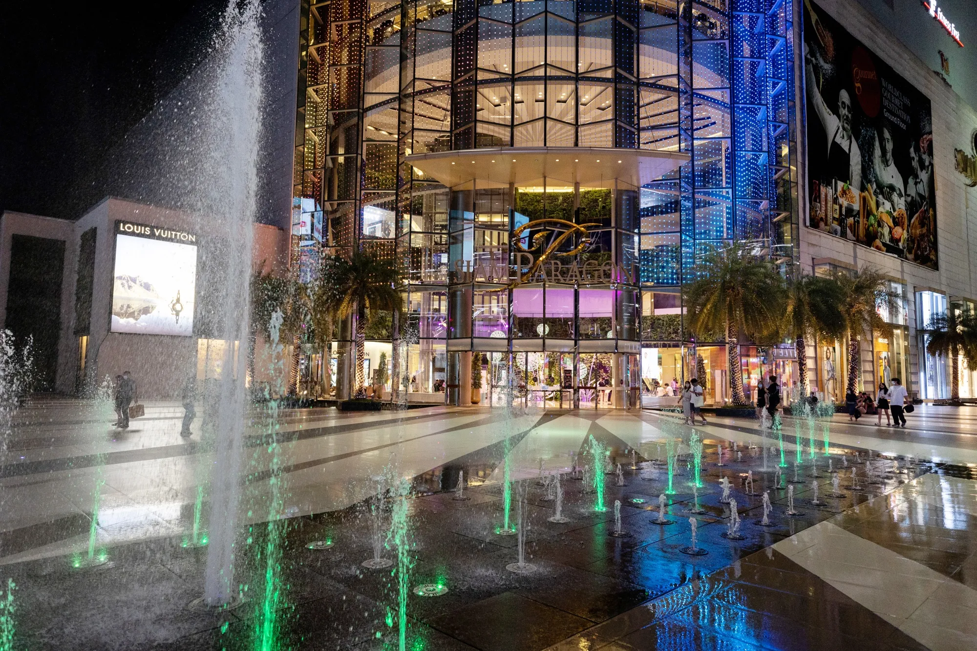 The Siam Paragon shopping mall during restrictions in Bangkok.&nbsp;