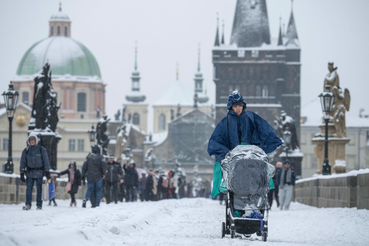 assets.bwbx.io image