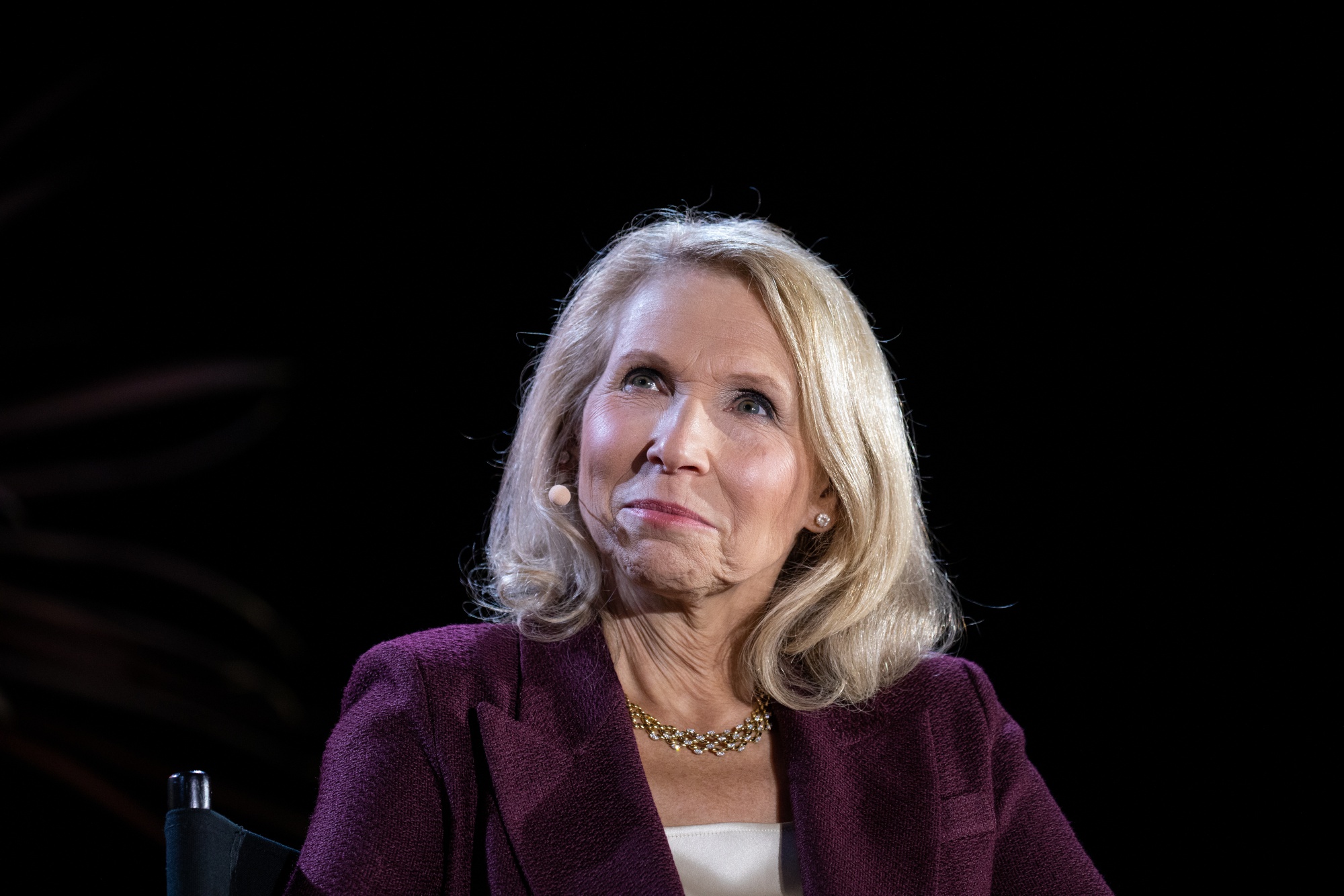 Shari Redstone Weighs Paramount Stake Sale, Including CBS and Showtime  Networks - Bloomberg