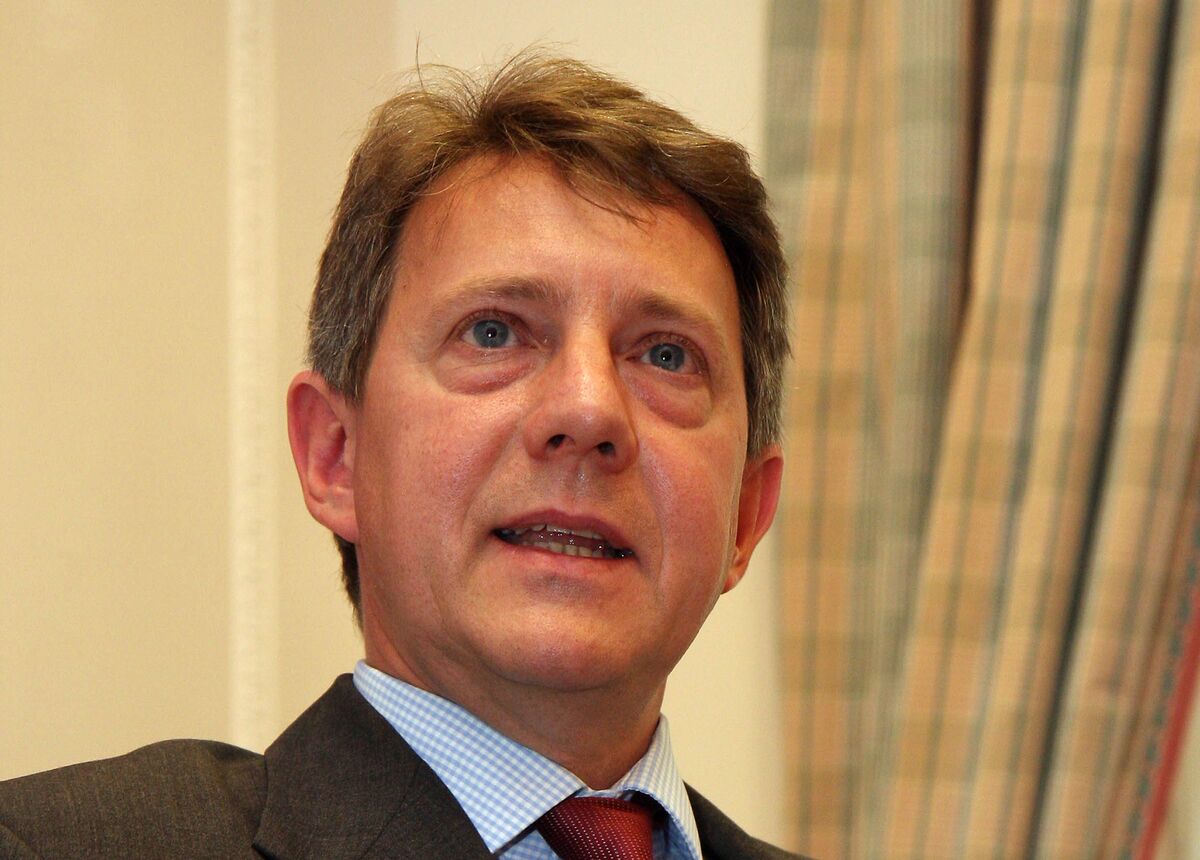 Banker ‘Lured’ to UK by Spy Is Extradited to US in Bribery Case