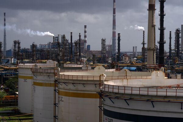 Trump Says Modi Has Committed to Stop Russian Oil Purchases