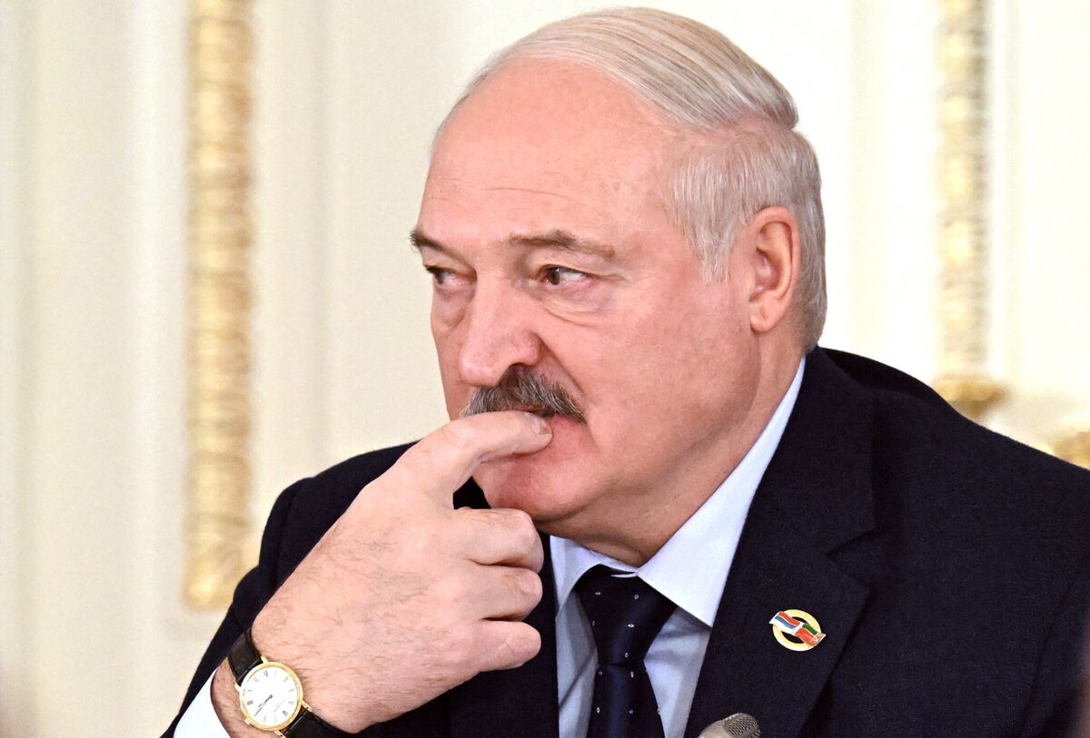 Belarus Holds Parliament Vote as President Warns of War Threat