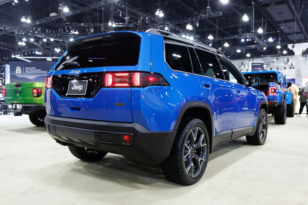 Lackluster Jeep Sales Put Stellantis Turnaround Plan at Risk
