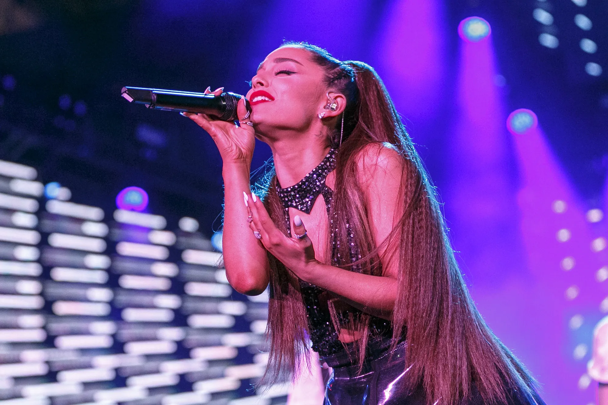 Ariana Grande to Buy r.e.m. Brand Assets for $15 Million From Morphe ...