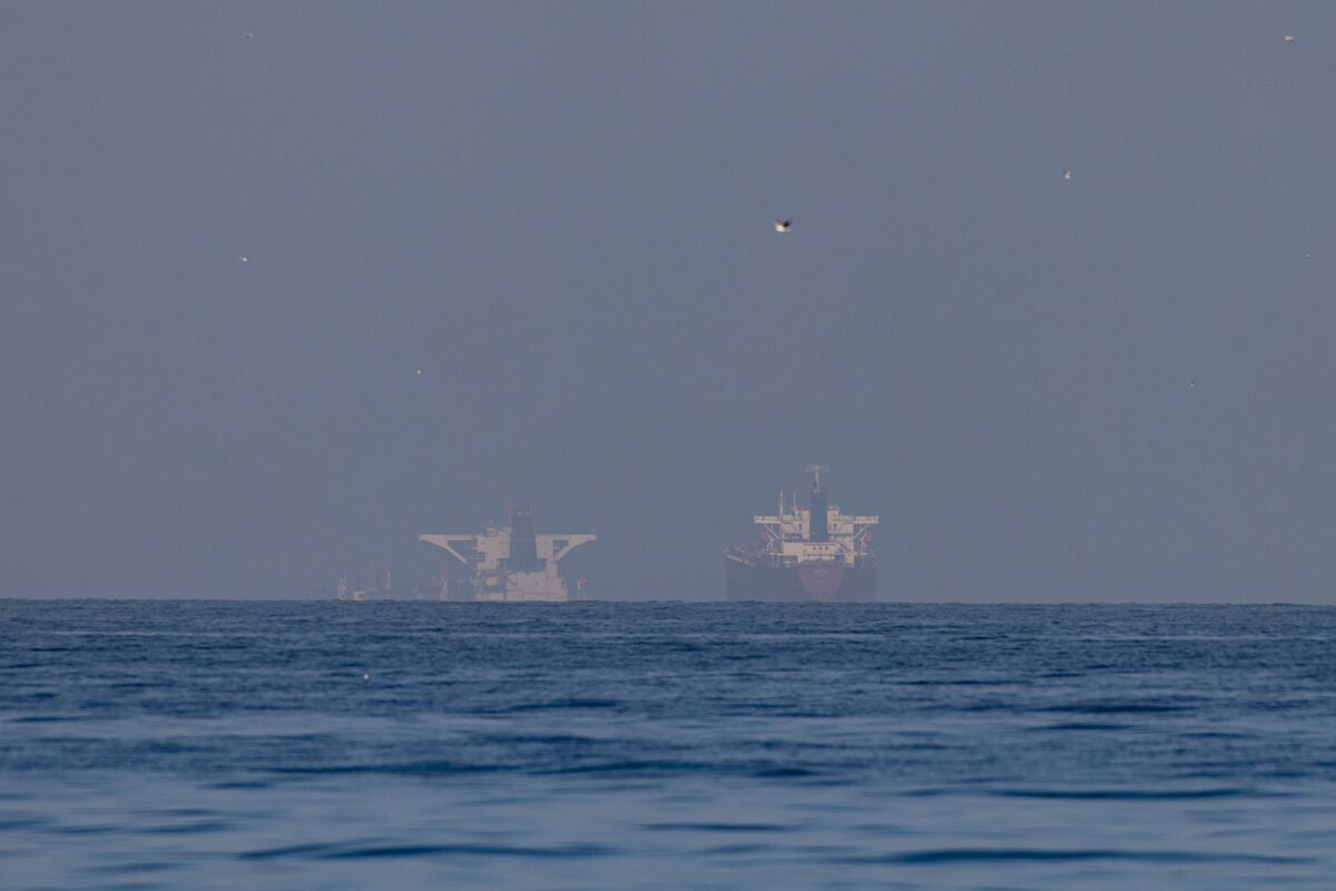 Supertanker Hauling Iraqi Oil Crosses Hormuz With Its Signal Off