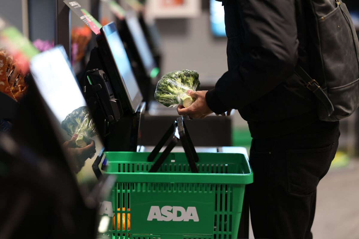 Asda Profit Slides as UK Grocer Battles Stubborn Inflation Bloomberg