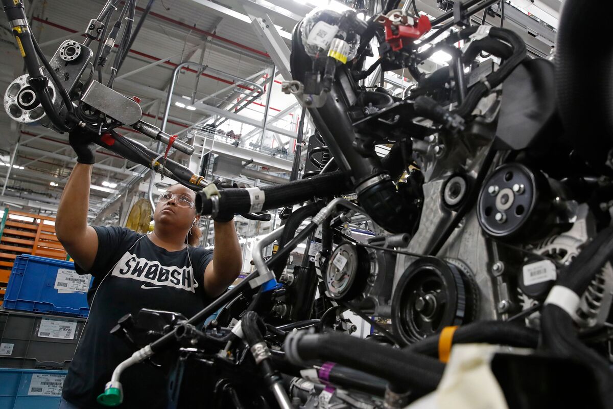 US Manufacturing Activity Contracts for Seventh Straight Month