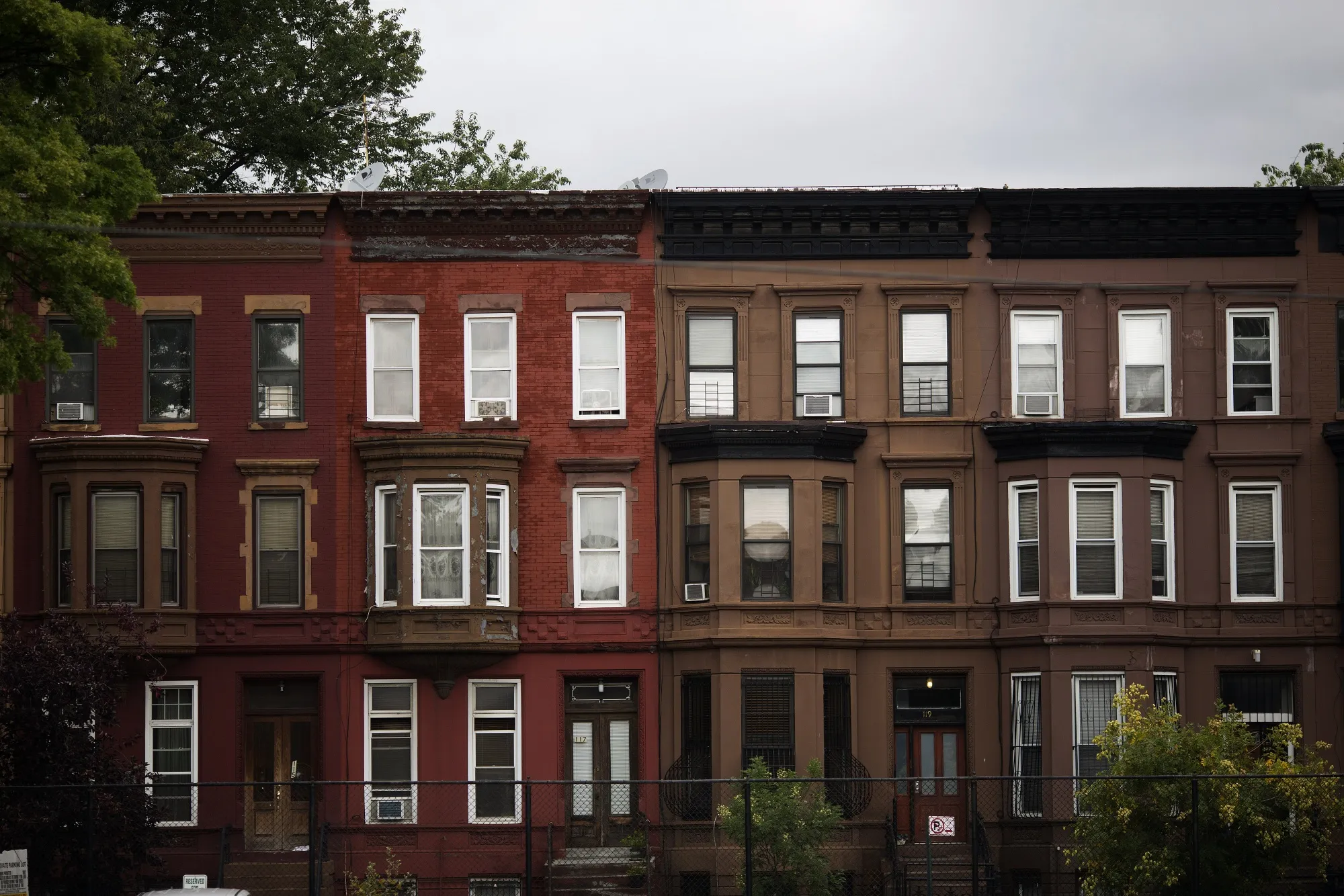 New York City, where&nbsp;roommates are family.