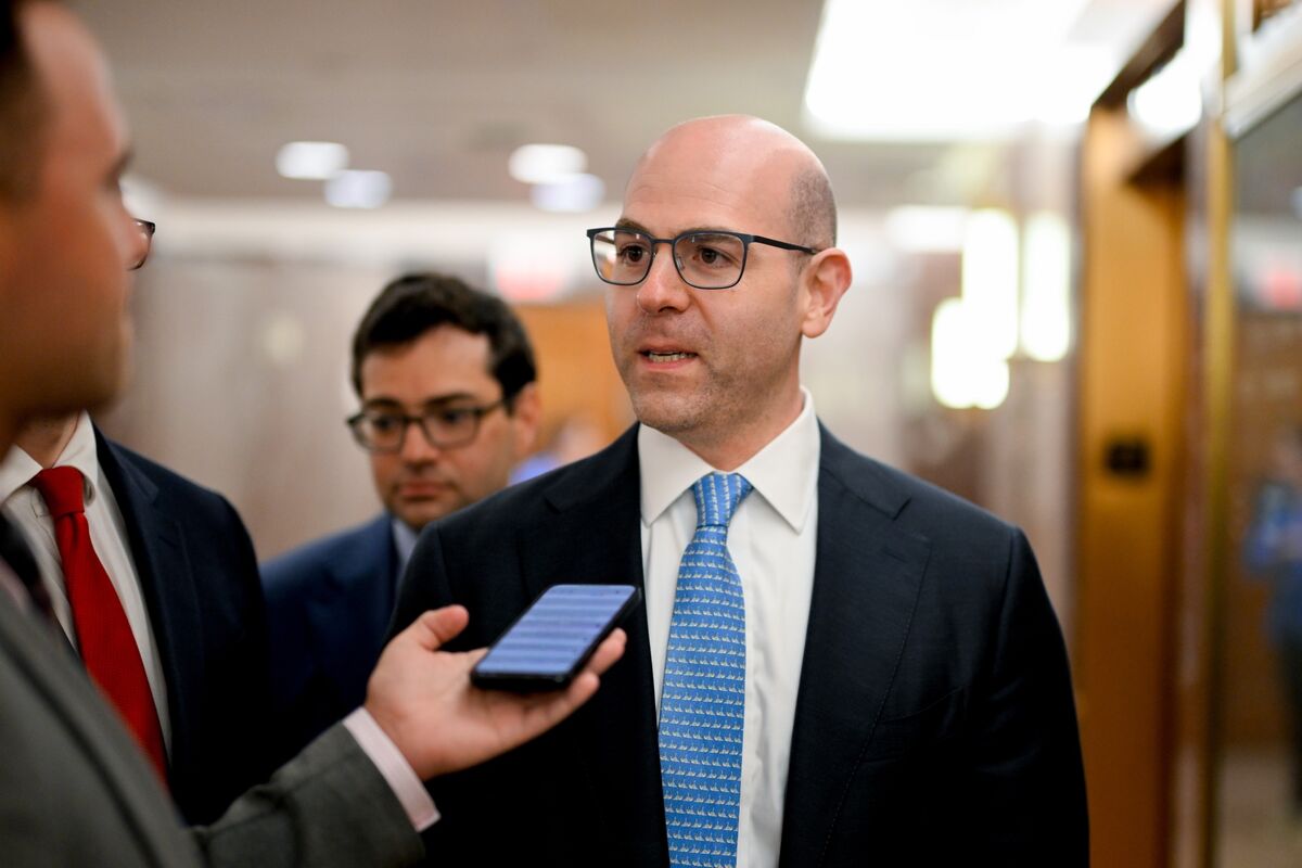 Bessent Defends Miran’s Leave From White House to Serve on Fed
