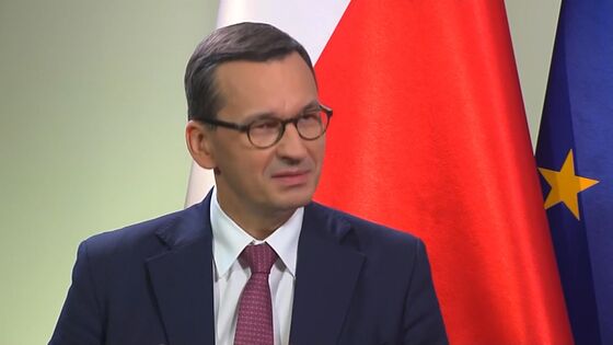 Polish Premier Sees Scope for Zloty Gains as Economy Awakens