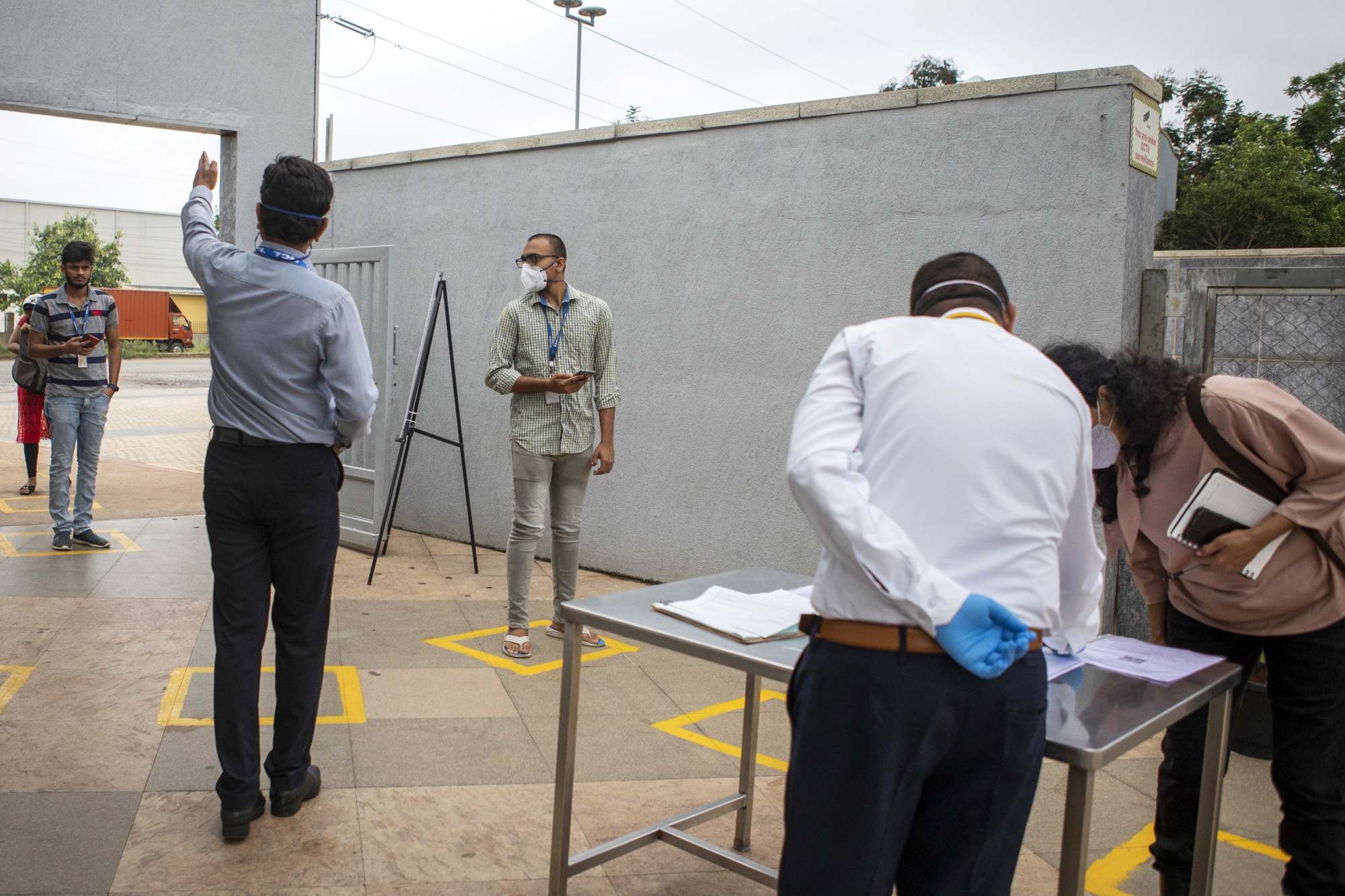 Indian Outsourcer HCL Begins Bringing Back 150,000 Workers
