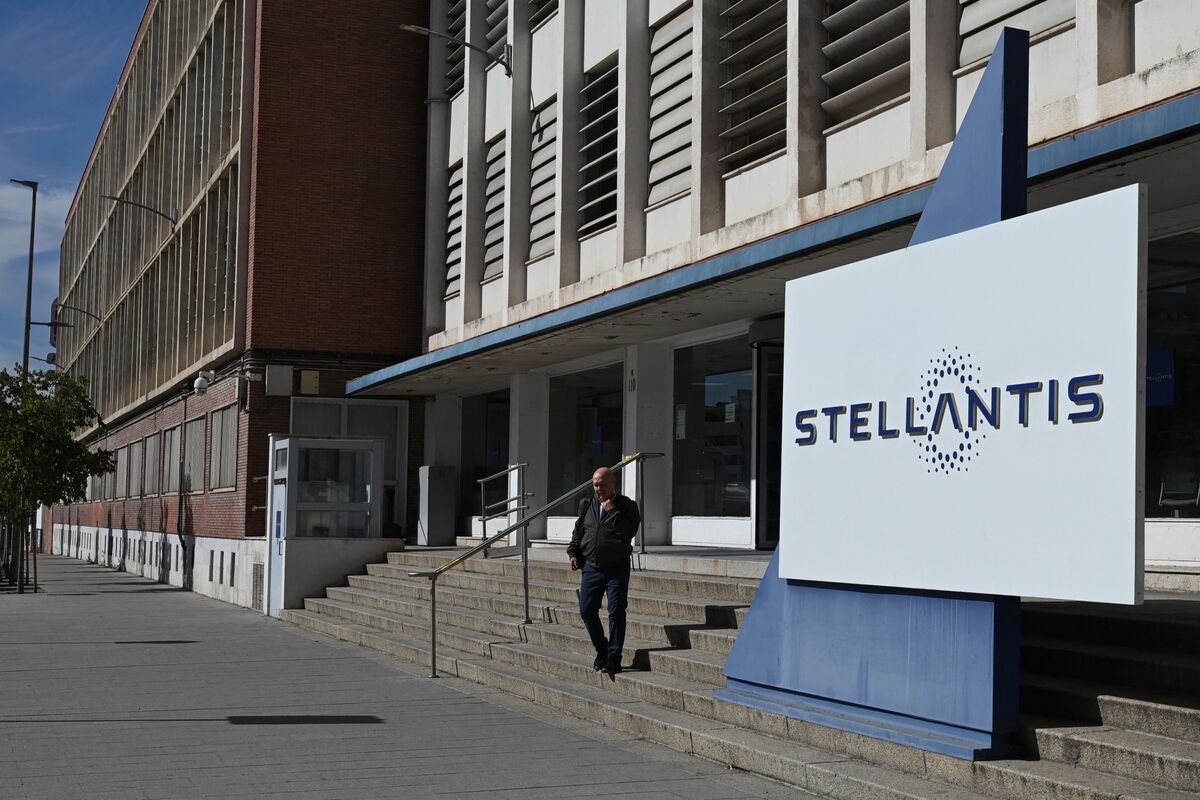 
                            Stellantis Deepens Europe’s Reliance on China With CATL Plant
