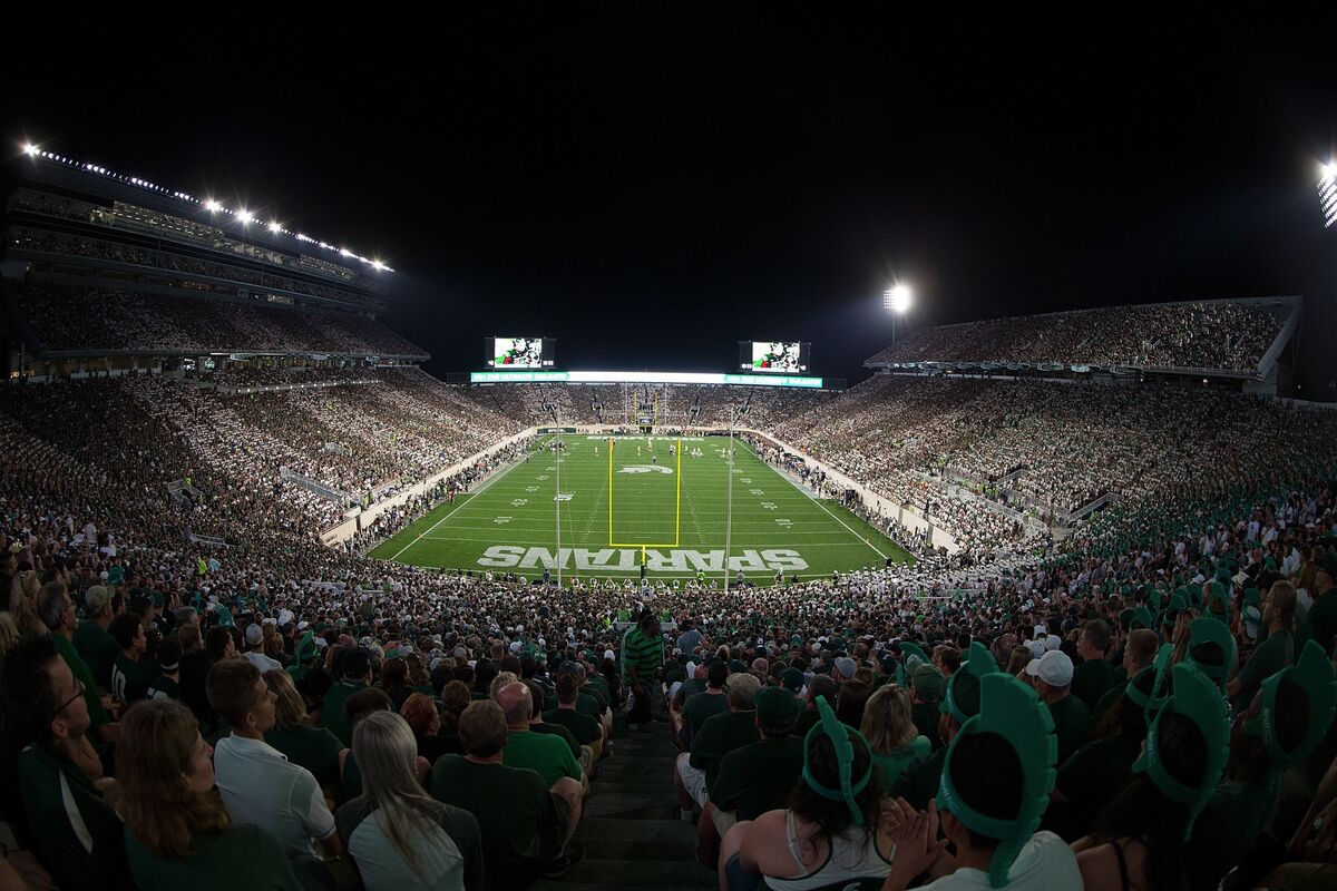 bloomberg.com - Janet Lorin - Michigan State Gets Record $401 Million Pledge to Boost Sports