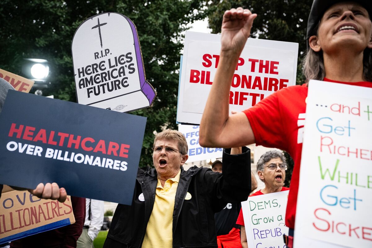 Progressive Groups Spend Big to Keep Democrats United on Shutdown