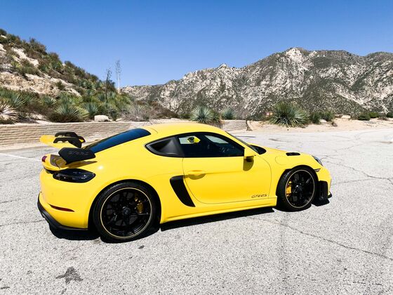 The Porsche GT4 RS Is an Exclamation Point for the End of an Era
