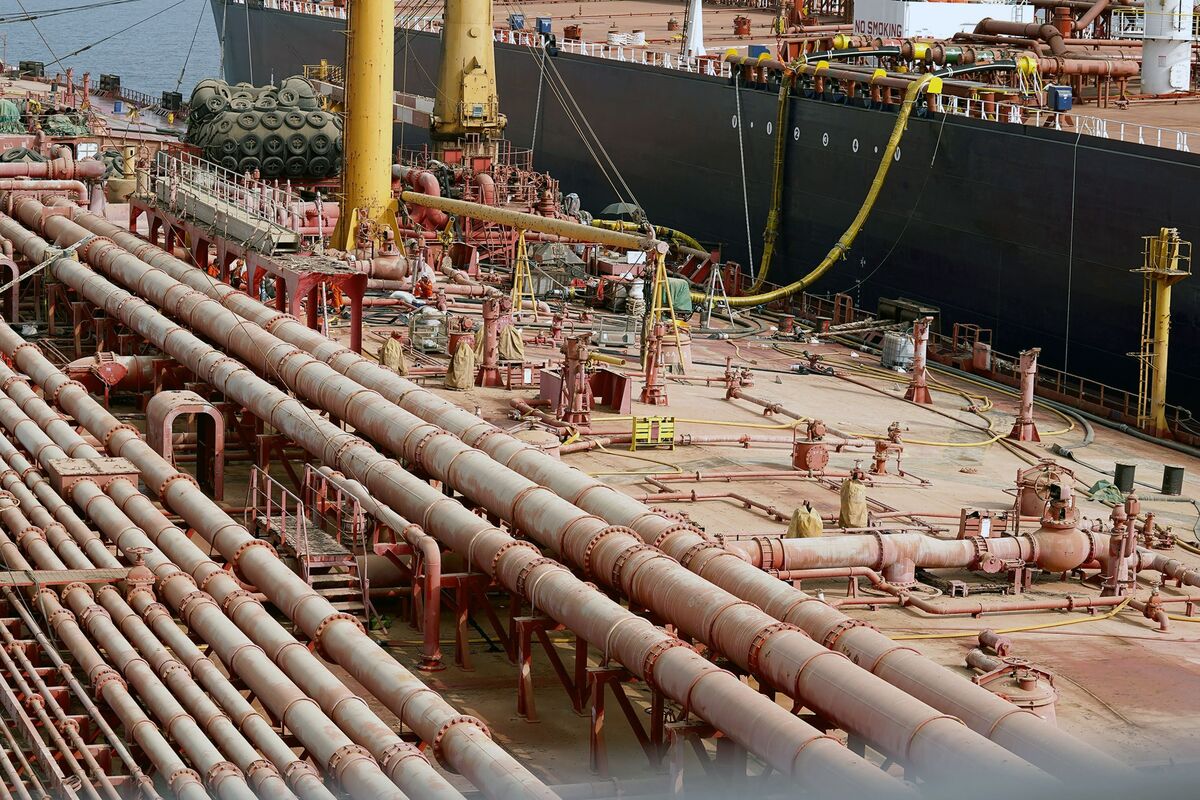 LNG Tankers Divert From Red Sea as Qatar Warns of Escalation - Bloomberg