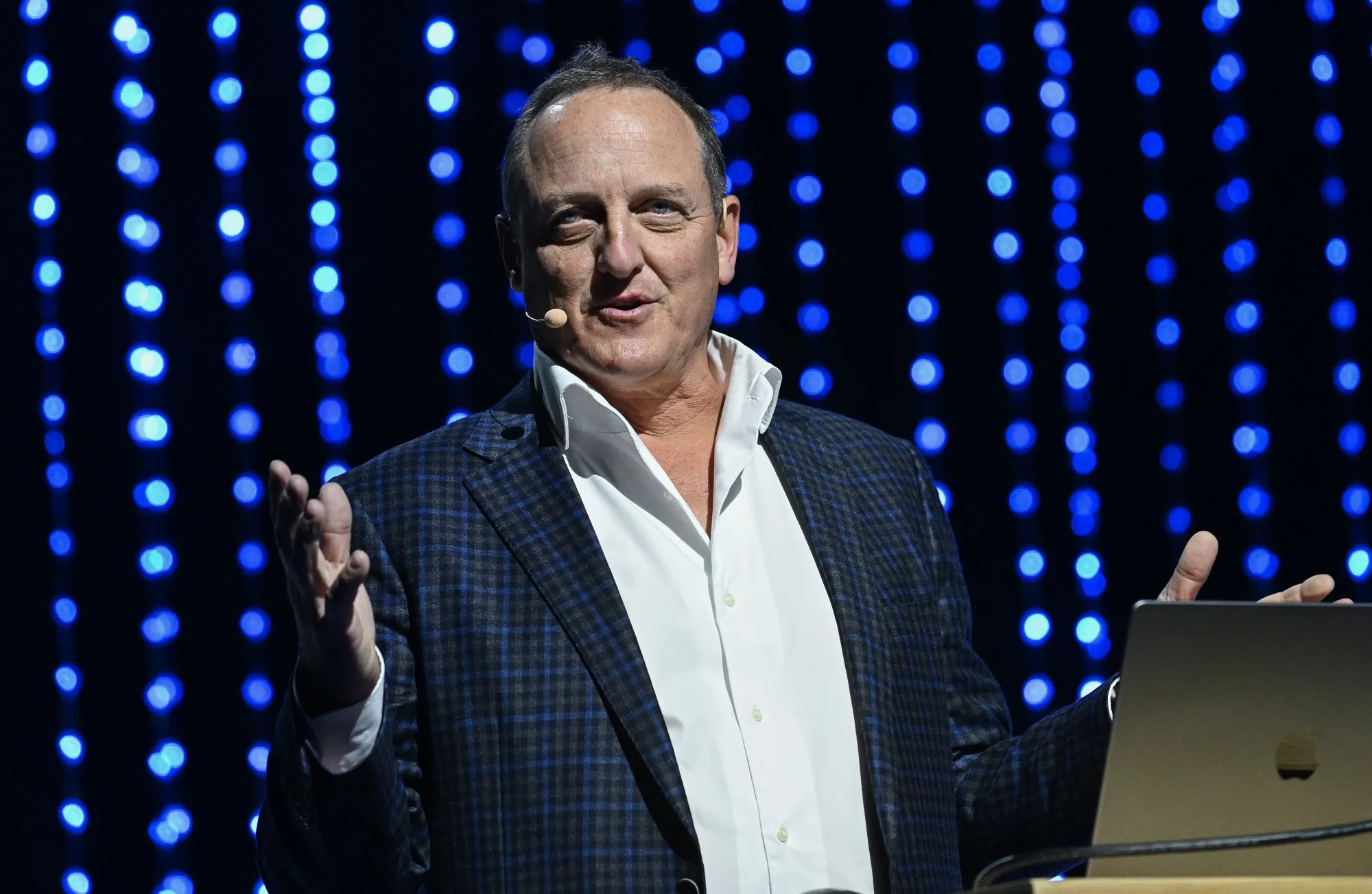 Coveo Executive Louis Tetu Looks Past Tech, Invests in Energy Amid AI Boom  - Bloomberg