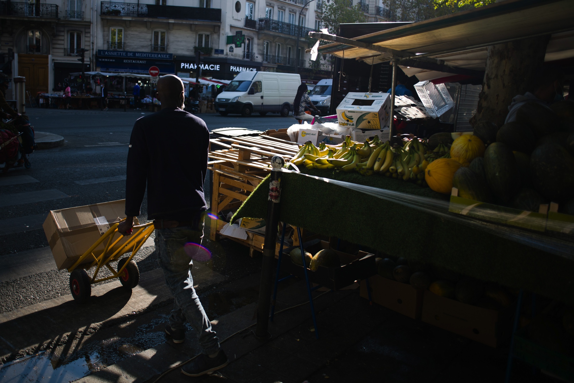 Economic Activity in Northern Paris Arrondisement As European Virus Cases Tick Up 