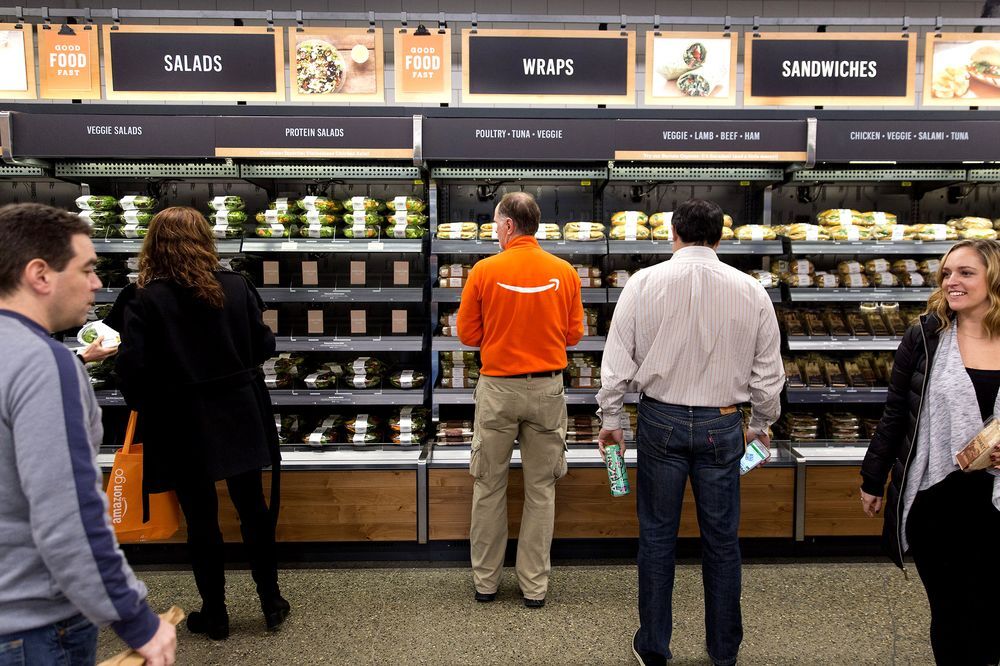 米アマゾン 新たな食料品店ブランドを計画 ホールフーズとは別 Bloomberg
