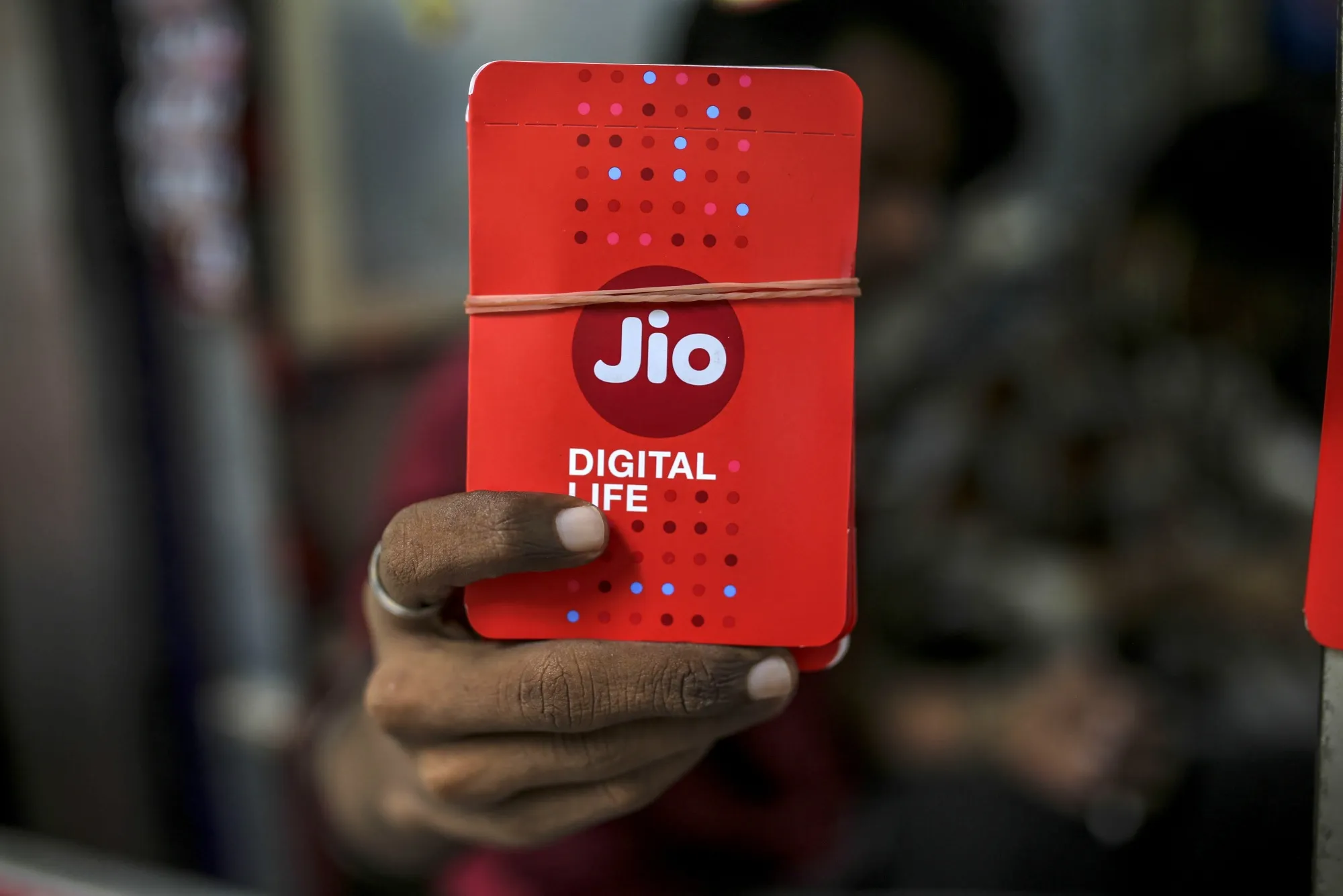 Google Said in Talks to Plow $4 Billion Into Jio as Ambani's Reliance Holds AGM