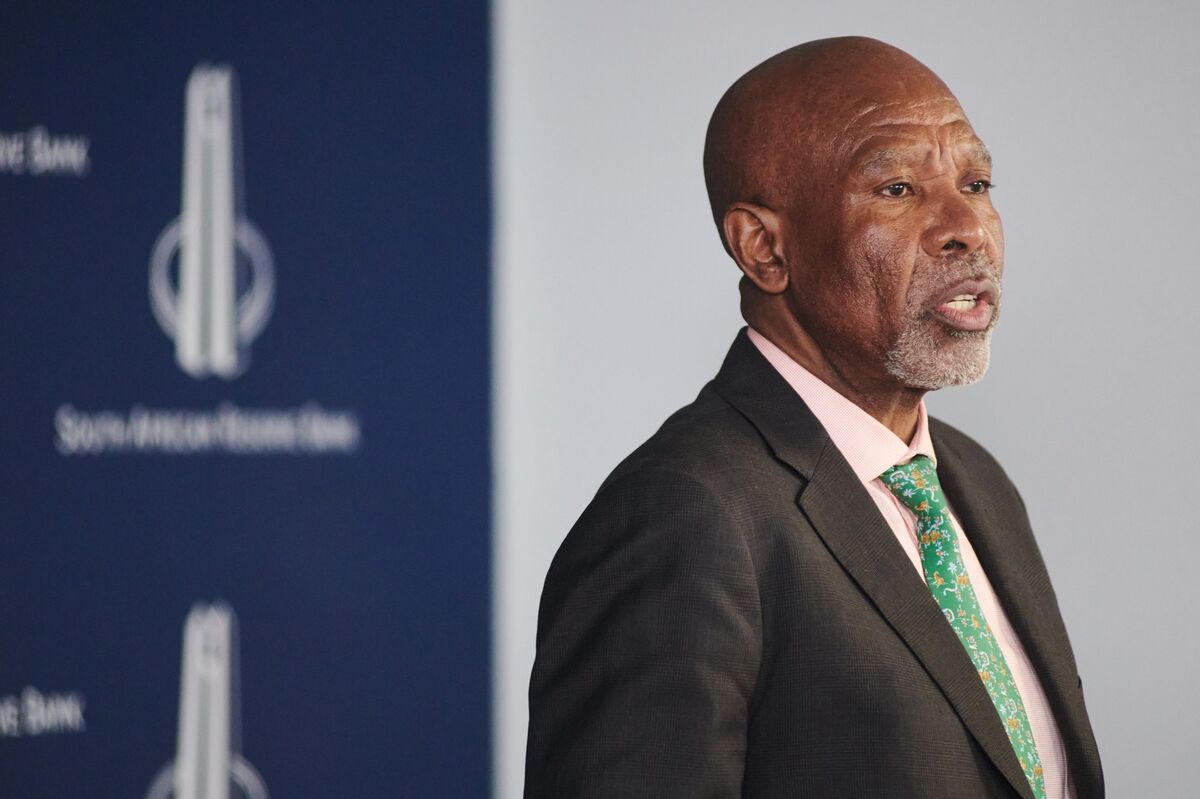 South Africa Holds Interest Rates, Supporting Lower CPI Goal