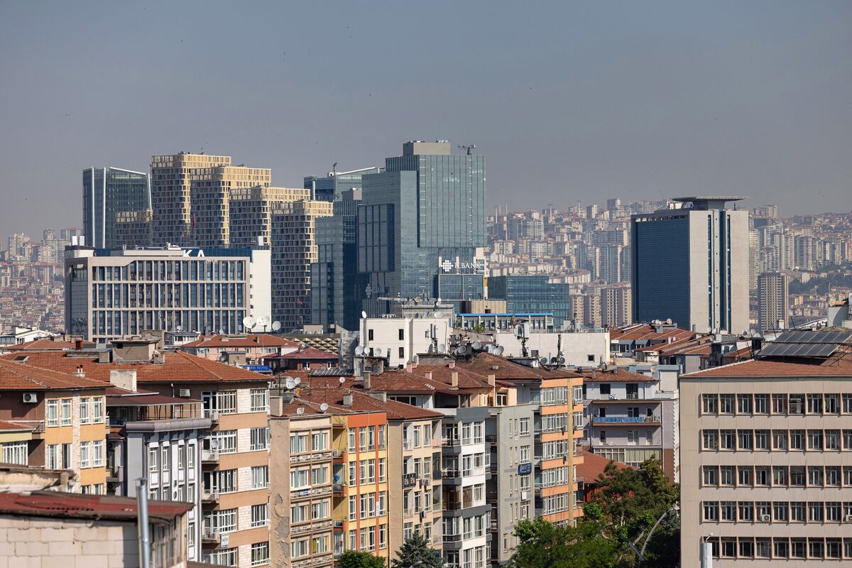 Turkey Arrests Tera Chairman at Heart of Funds Scandal